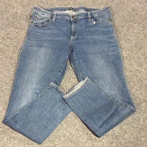 GAP Women's Straight Leg Blue Jeans